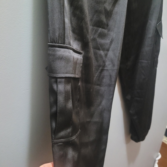 Guess Los Angeles Black Cargo Style Pants - Picture 3 of 6